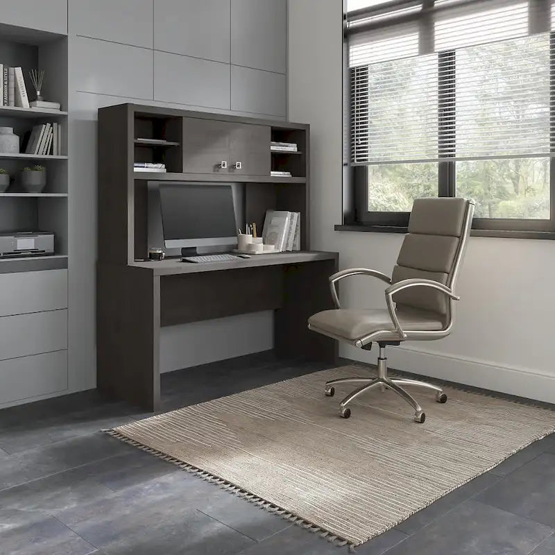 Bureau avec crédence et étagère supérieure