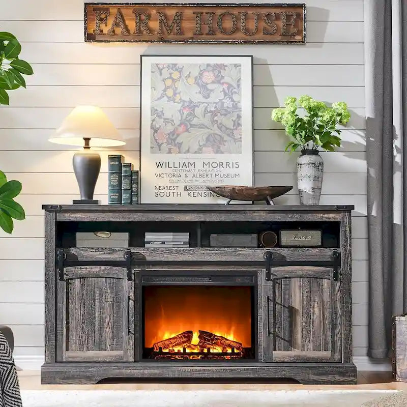 Meuble TV avec cheminée style maison de campagne, centre de divertissement avec porte cintrée