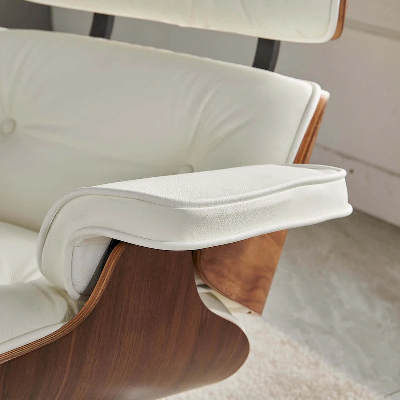Ensemble fauteuil de détente et ottoman moderne du milieu du siècle en cuir véritable