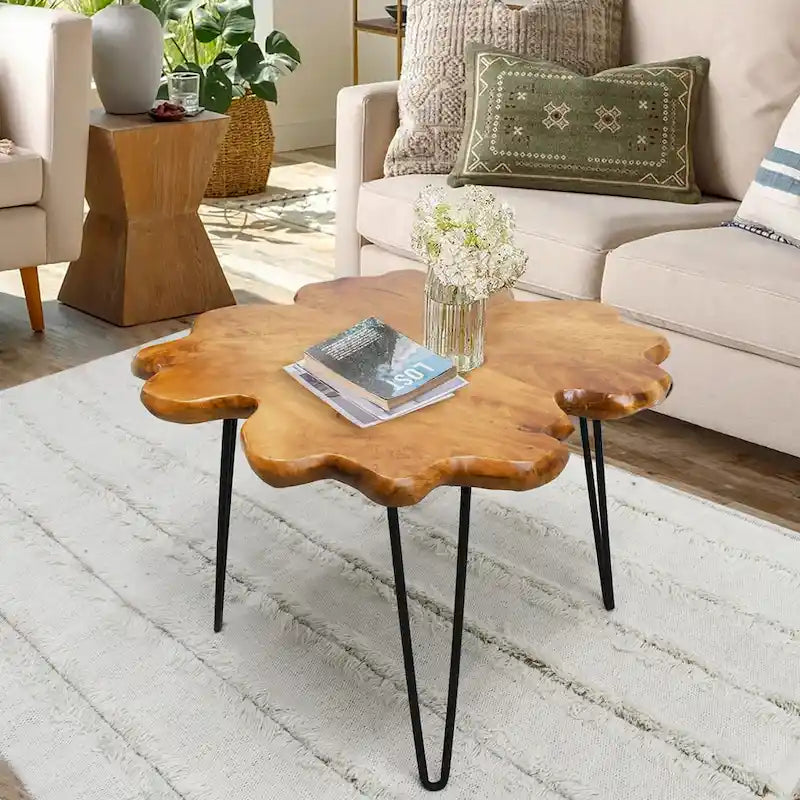 Couchtisch aus Massivholz mit natürlicher Kante, Tisch aus 4 Platten mit Haarnadelbeinen