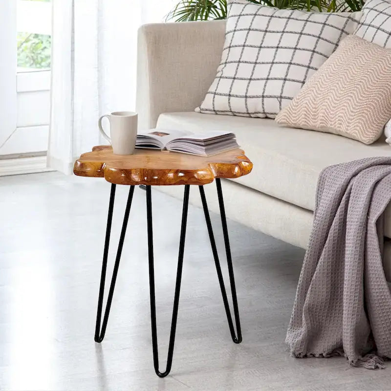 Couchtisch aus Massivholz mit natürlicher Kante, Tisch aus 4 Platten mit Haarnadelbeinen