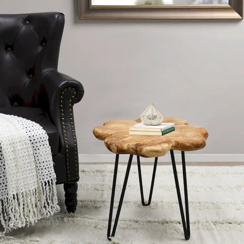 Couchtisch aus Massivholz mit natürlicher Kante, Tisch aus 4 Platten mit Haarnadelbeinen