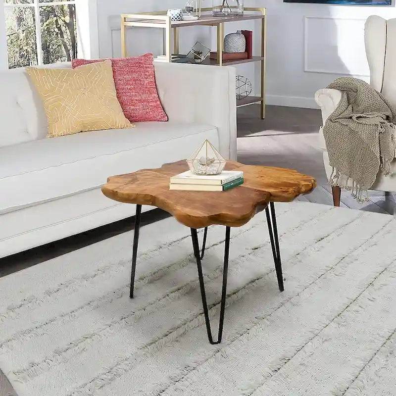 Couchtisch aus Massivholz mit natürlicher Kante, Tisch aus 4 Platten mit Haarnadelbeinen
