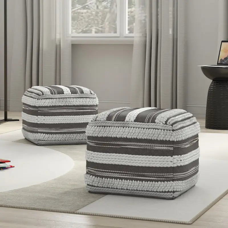 Quadratischer Boho-Pouf mit handgewebtem Muster
