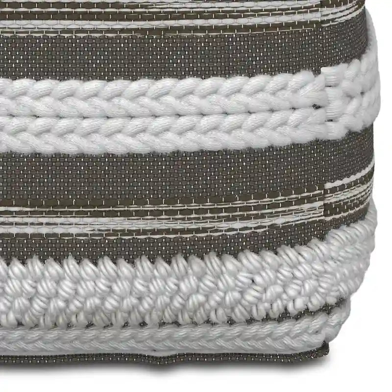 Quadratischer Boho-Pouf mit handgewebtem Muster
