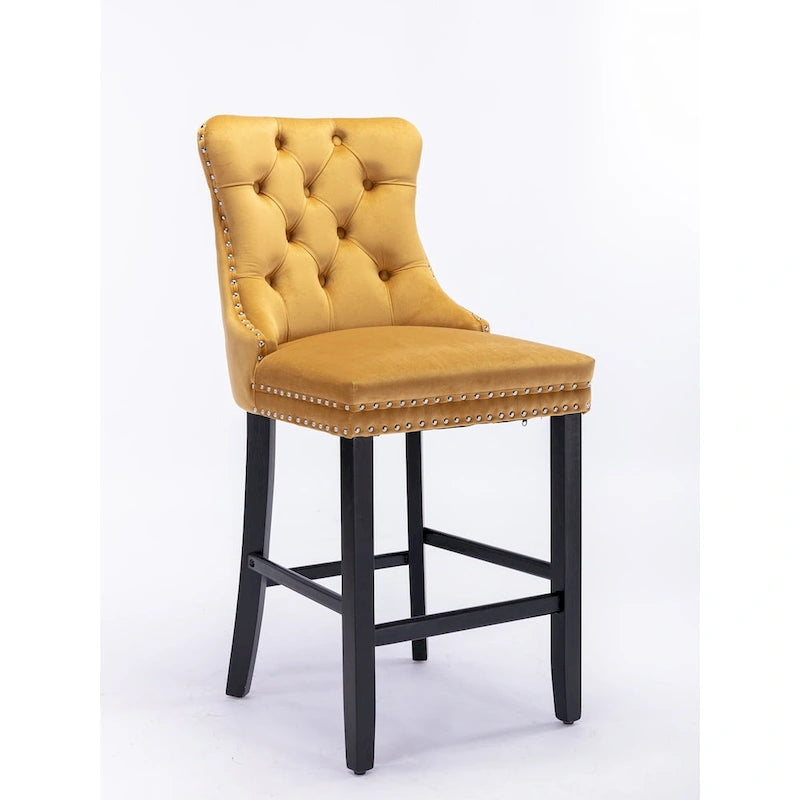 Tabourets de bar rembourrés en velours avec décoration capitonnée à boutons, pieds en bois, garniture de clous chromés, style décontracté