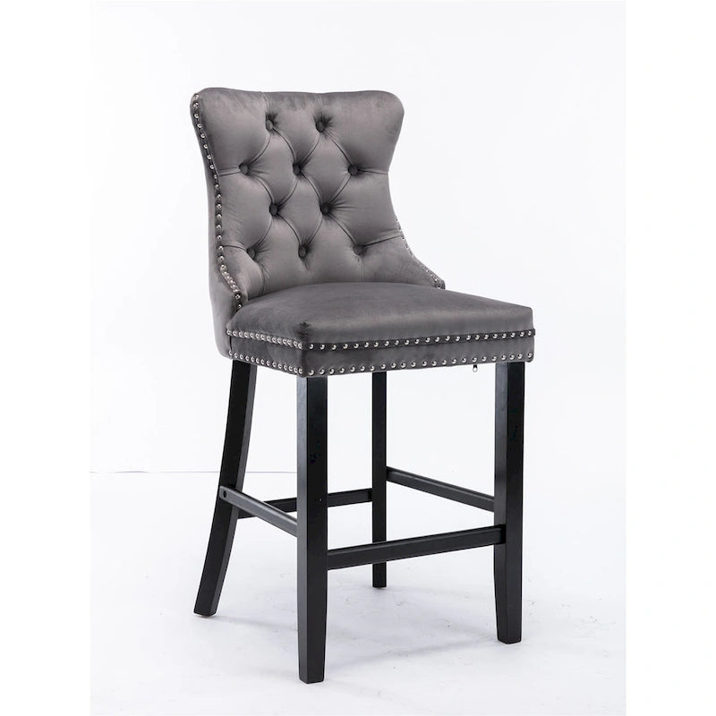 Tabourets de bar rembourrés en velours avec décoration capitonnée à boutons, pieds en bois, garniture de clous chromés, style décontracté