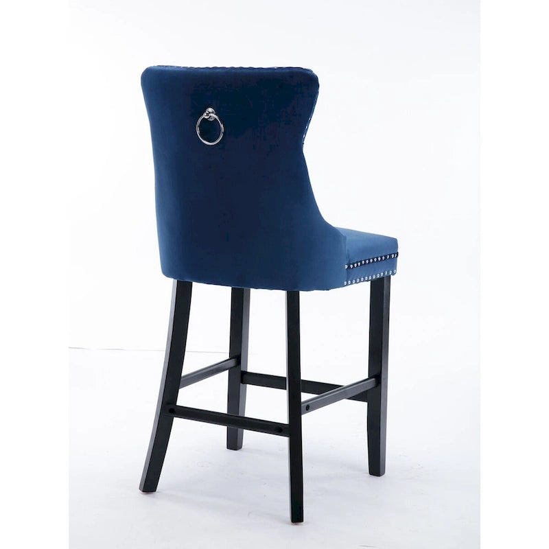 Tabourets de bar rembourrés en velours avec décoration capitonnée à boutons, pieds en bois, garniture de clous chromés, style décontracté
