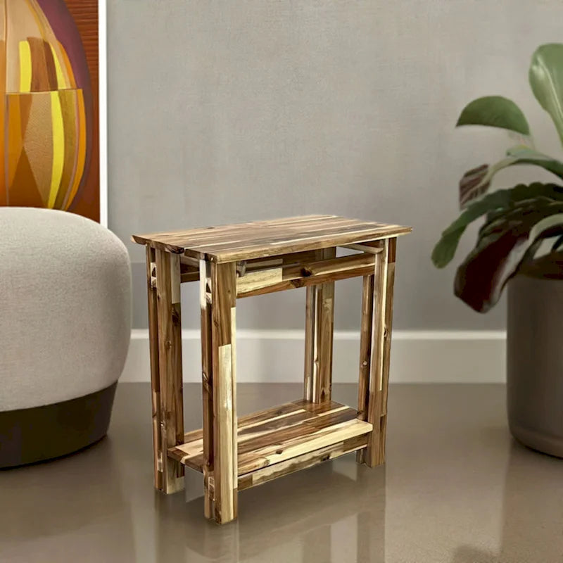 Table architecturale pour fauteuil inclinable en bois d’acacia avec étagère