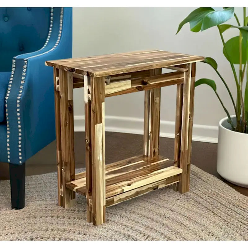 Table architecturale pour fauteuil inclinable en bois d’acacia avec étagère