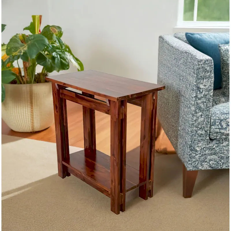 Table architecturale pour fauteuil inclinable en bois d’acacia avec étagère